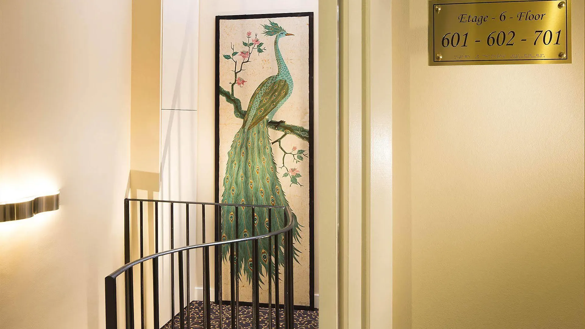 Отель Le Relais Des Halles 4*
