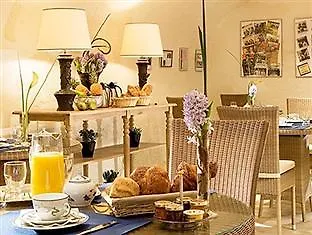 Отель Le Relais Des Halles 4*