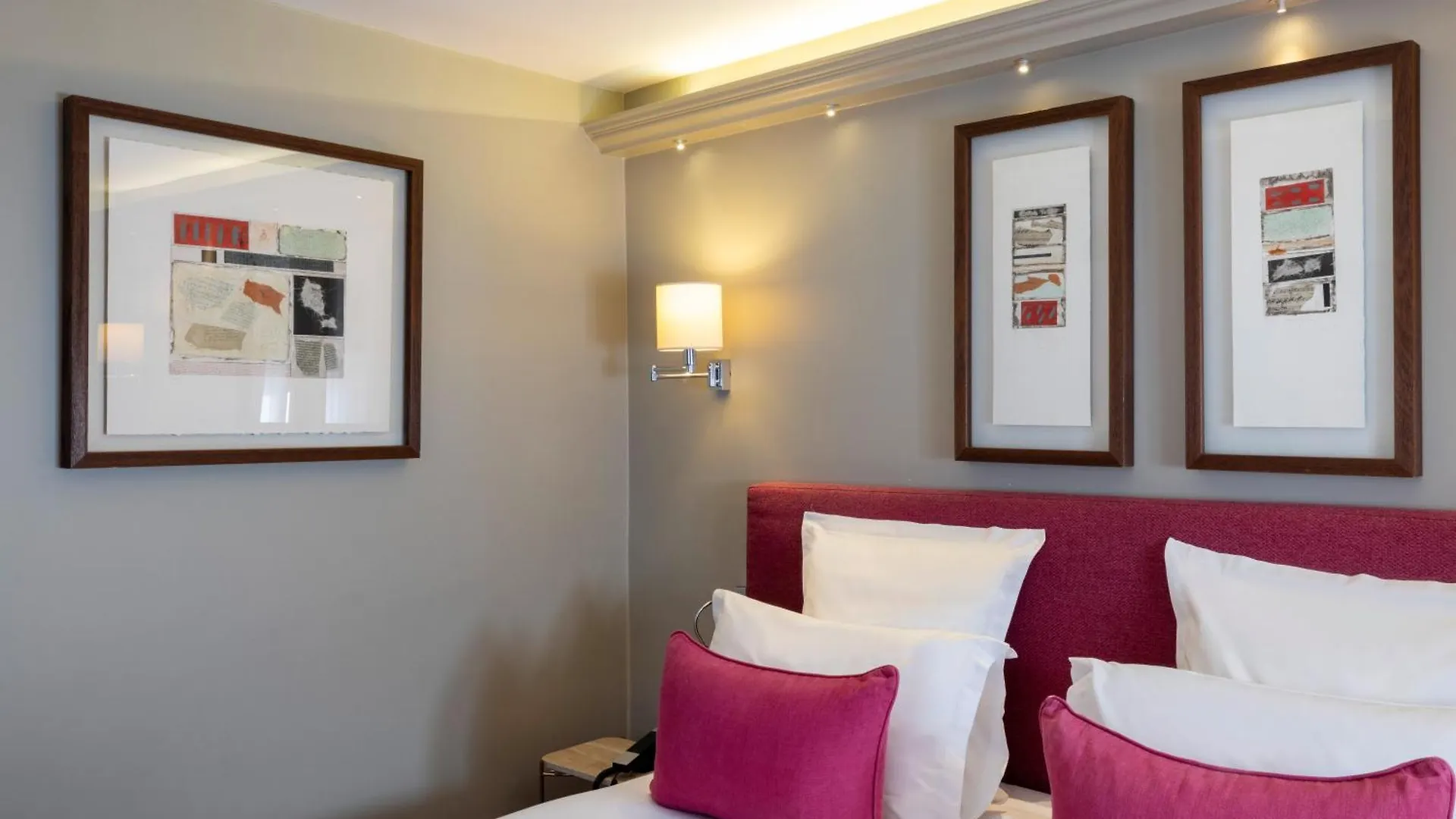 Le Relais Des Halles Hotel