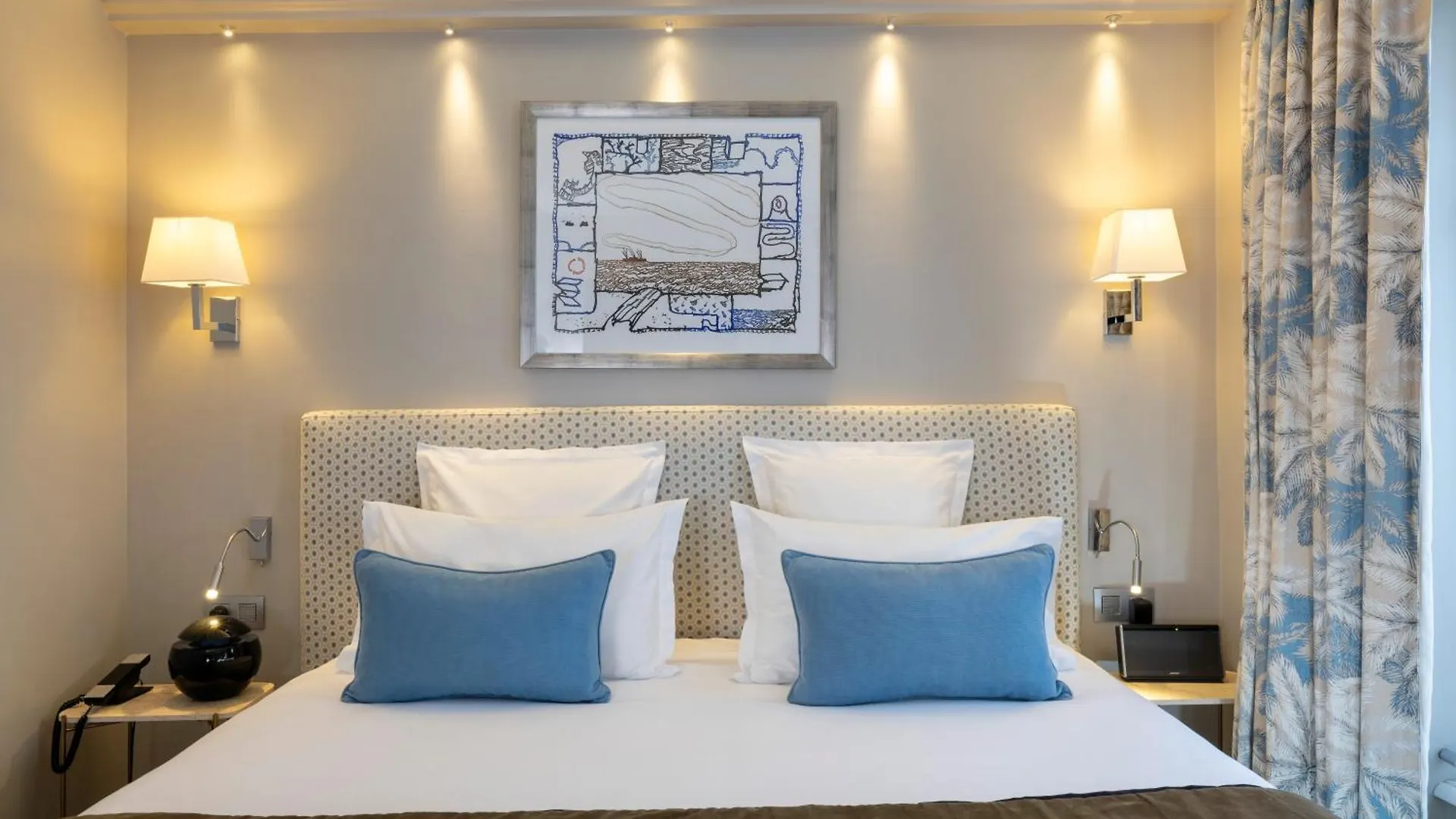 Le Relais Des Halles Hotel 4*