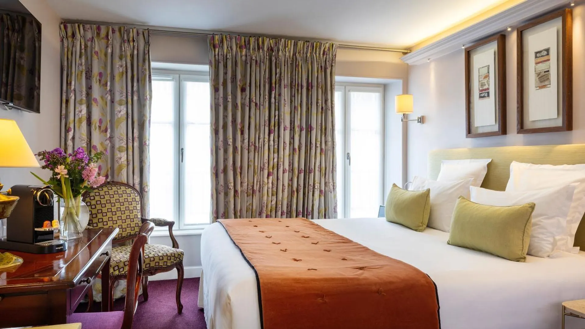 Hotel Le Relais Des Halles 4*
